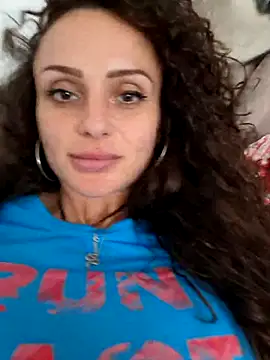 Snapshot of dolcevita002 chatting on April 23, 2026, 12:29 pm dolcevita002 online show from April 23, 2026, 12:29 pm