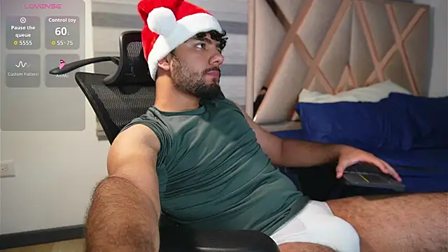 Snapshot of caprywilliams chatting on December 15, 2025, 10:48 pm caprywilliams online show from December 15, 2025, 10:48 pm