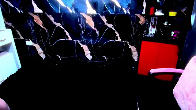 Snapshot of True_Bdsm chatting on October 16, 2025, 5:10 pm True Bdsm online show from October 16, 2025, 5:10 pm