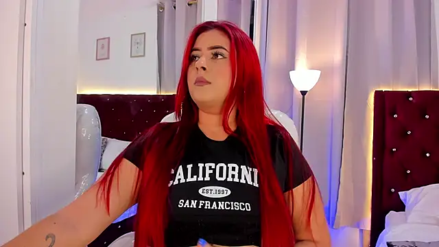 Snapshot of LindaRey_ chatting on February 22, 2026, 1:35 pm LindaRey online show from February 22, 2026, 1:35 pm