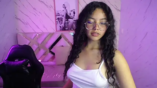 Snapshot of victoria_castillo_b chatting on March 20, 2025, 3:02 am victoria castillo b online show from March 20, 2025, 3:02 am