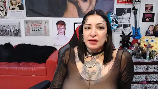 Rollyderolandia666 online show from February 17, 2025, 9:54 pm