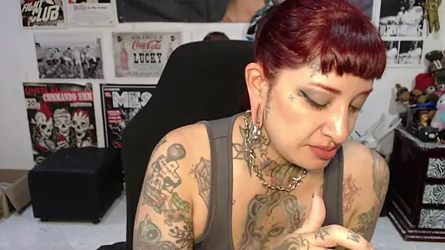 Snapshot of Rollyderolandia666 chatting on June 3, 2026, 10:25 pm Rollyderolandia666 online show from June 3, 2026, 10:25 pm