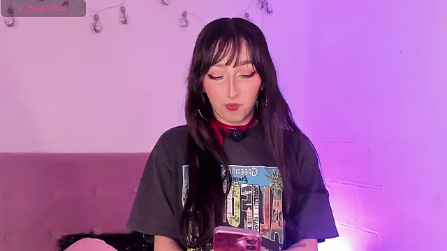 v1cky  online show from February 17, 2026, 10:18 pm