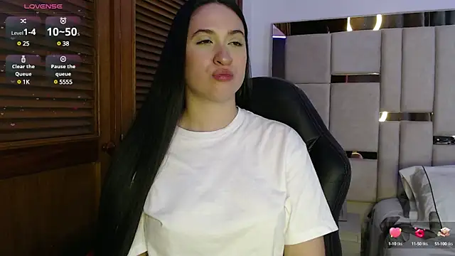 sofiaduque 26 online show from January 20, 2025, 11:54 pm
