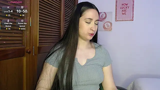 sofiaduque 26 online show from April 26, 2026, 7:33 pm