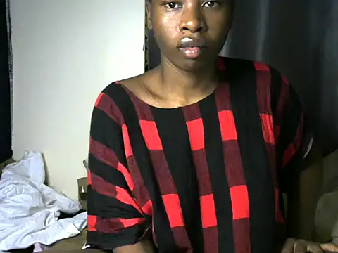 Snapshot of Novah_ chatting on June 5, 2026, 12:48 am Novah online show from June 5, 2026, 12:48 am