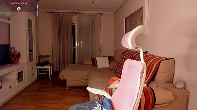 bella apont online show from October 27, 2025, 10:33 pm