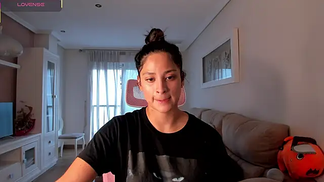 bella apont online show from October 12, 2025, 5:03 pm