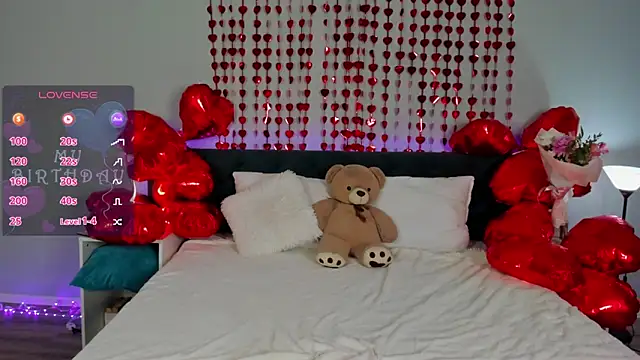 Snapshot of Kelly_Hardy chatting on February 19, 2025, 1:18 am Kelly Hardy online show from February 19, 2025, 1:18 am