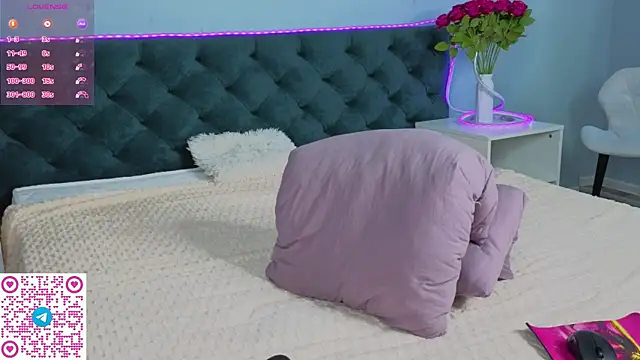 Snapshot of Kelly_Hardy chatting on March 16, 2026, 5:44 am Kelly Hardy online show from March 16, 2026, 5:44 am