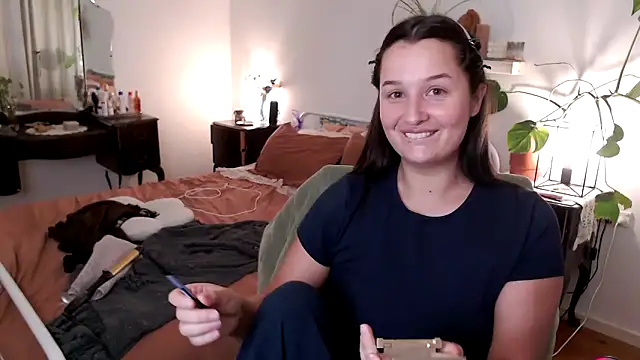 Snapshot of Lenas_Room chatting on May 8, 2026, 4:16 am Lenas Room online show from May 8, 2026, 4:16 am