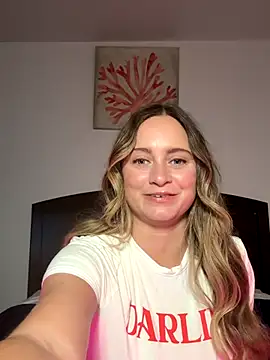 Snapshot of Sophie_Raegan chatting on December 2, 2025, 2:19 pm Sophie Raegan online show from December 2, 2025, 2:19 pm