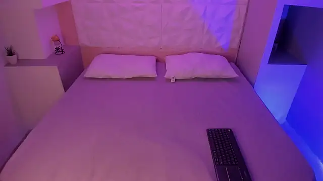 Snapshot of RenataEvans chatting on October 22, 2025, 4:06 pm RenataEvans online show from October 22, 2025, 4:06 pm