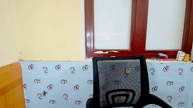   Saphia   online show from December 16, 2025, 12:48 am