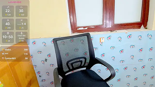   Saphia   online show from October 15, 2025, 3:27 am