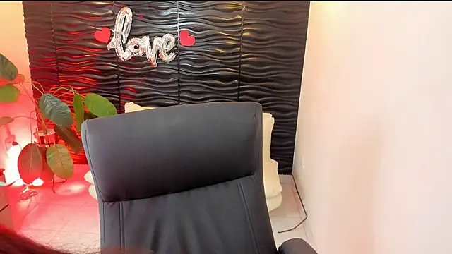 sofia 44 online show from October 8, 2025, 1:23 pm