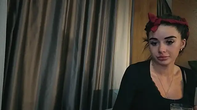 Snapshot of your_bunnygirl chatting on October 12, 2025, 8:43 pm your bunnygirl online show from October 12, 2025, 8:43 pm