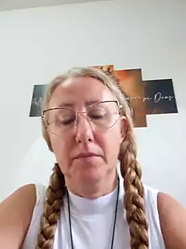 Snapshot of MILEIDE980 chatting on March 19, 2026, 11:43 am MILEIDE980 online show from March 19, 2026, 11:43 am