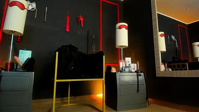 CharlotteScotte online show from November 14, 2025, 12:31 pm