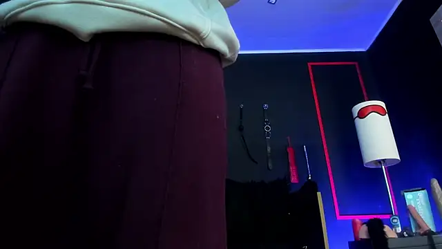 Snapshot of CharlotteScotte chatting on December 15, 2025, 12:00 pm CharlotteScotte online show from December 15, 2025, 12:00 pm