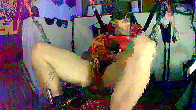 Snapshot of Cummerforyouu2 chatting on March 20, 2026, 9:43 am Cummerforyouu2 online show from March 20, 2026, 9:43 am