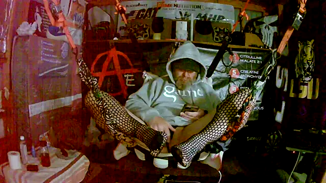 Snapshot of Cummerforyouu2 chatting on March 17, 2026, 7:22 am Cummerforyouu2 online show from March 17, 2026, 7:22 am