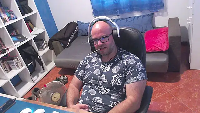 Snapshot of ravingr4d4 chatting on August 5, 2026, 8:19 am ravingr4d4 online show from August 5, 2026, 8:19 am