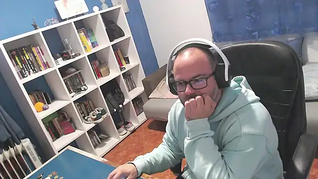 ravingr4d4 online show from November 11, 2025, 10:47 pm