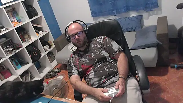 ravingr4d4 online show from September 23, 2025, 8:49 pm