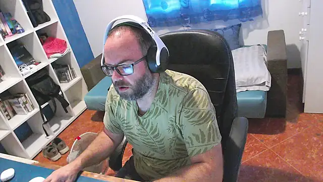 Snapshot of ravingr4d4 chatting on July 24, 2026, 8:10 am ravingr4d4 online show from July 24, 2026, 8:10 am