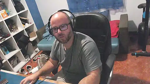 ravingr4d4 online show from September 18, 2025, 8:23 pm