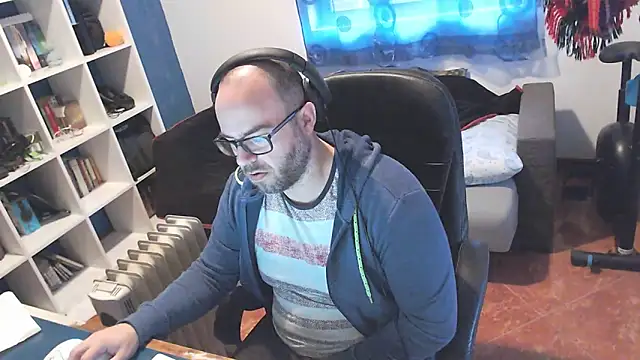 ravingr4d4 online show from March 5, 2025, 9:05 am