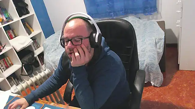 ravingr4d4 online show from February 10, 2026, 8:57 am