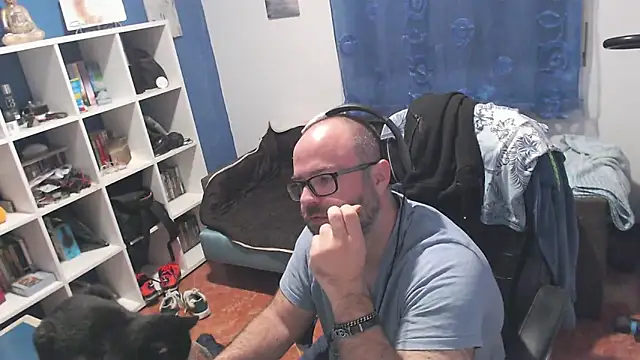 ravingr4d4 online show from October 28, 2025, 11:25 pm