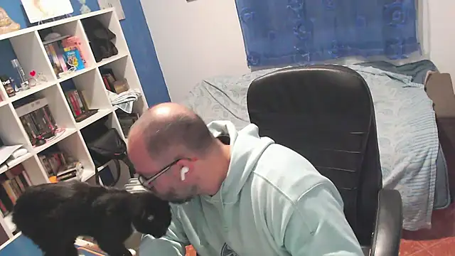 ravingr4d4 online show from March 18, 2026, 9:48 pm