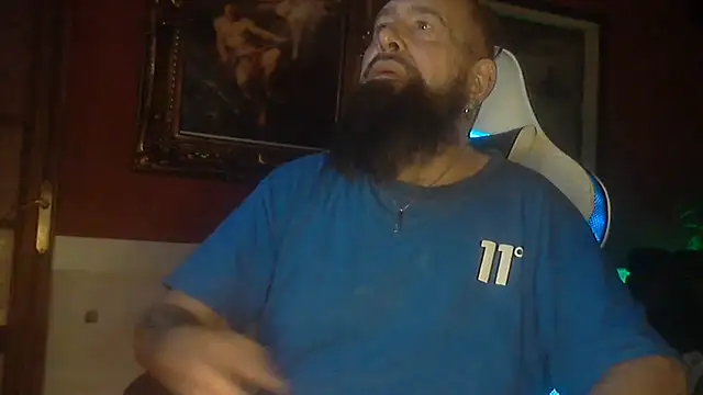Snapshot of maseurbeardedpig chatting on August 6, 2026, 5:46 am maseurbeardedpig online show from August 6, 2026, 5:46 am