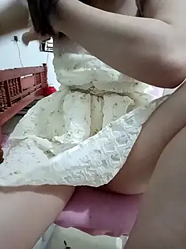 SweetGirl2k2 online show from March 21, 2025, 7:22 am