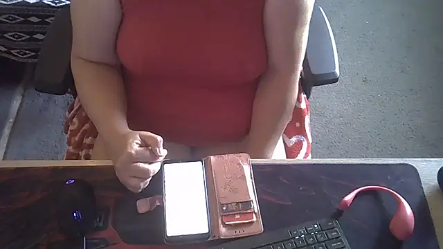Snapshot of Silvia2277 chatting on July 12, 2026, 9:43 am Silvia2277 online show from July 12, 2026, 9:43 am