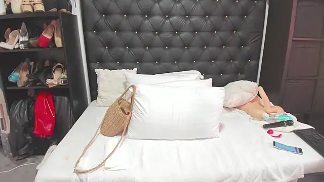 BbwSQUIRTERxx online show from June 26, 2026, 3:23 am