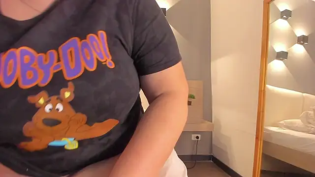 Snapshot of sophiarossee_ chatting on February 20, 2025, 1:08 pm sophiarossee online show from February 20, 2025, 1:08 pm