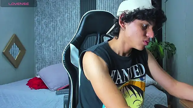 Edwars 03 online show from March 5, 2025, 9:04 pm