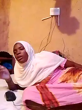 cute naimah online show from November 5, 2025, 9:29 pm