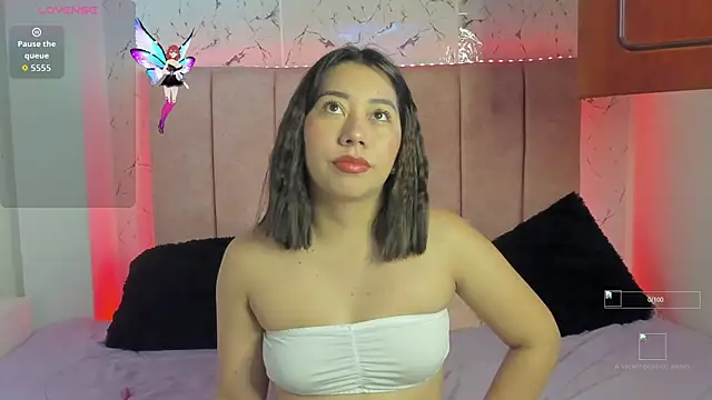 sexylaurita online show from November 29, 2025, 1:11 pm