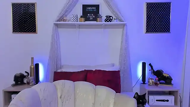 Snapshot of Zoe_Gruber chatting on October 7, 2025, 7:59 pm Zoe Gruber online show from October 7, 2025, 7:59 pm