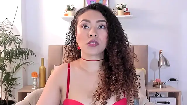 Snapshot of Zoe_Gruber chatting on February 10, 2026, 9:47 pm Zoe Gruber online show from February 10, 2026, 9:47 pm