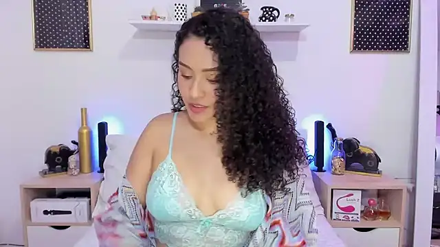 Snapshot of Zoe_Gruber chatting on October 14, 2025, 6:30 pm Zoe Gruber online show from October 14, 2025, 6:30 pm