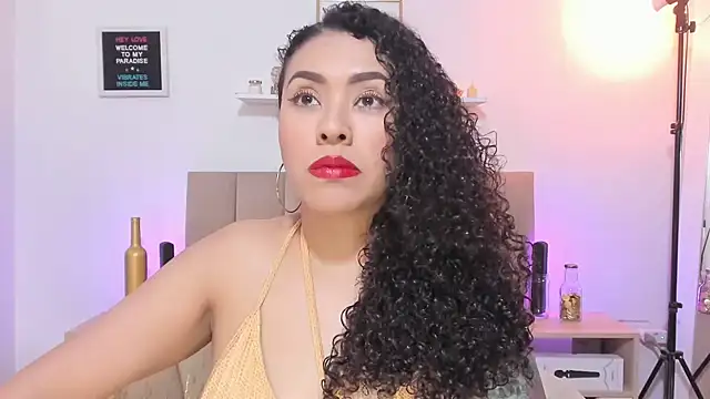 Snapshot of Zoe_Gruber chatting on November 11, 2025, 7:30 pm Zoe Gruber online show from November 11, 2025, 7:30 pm