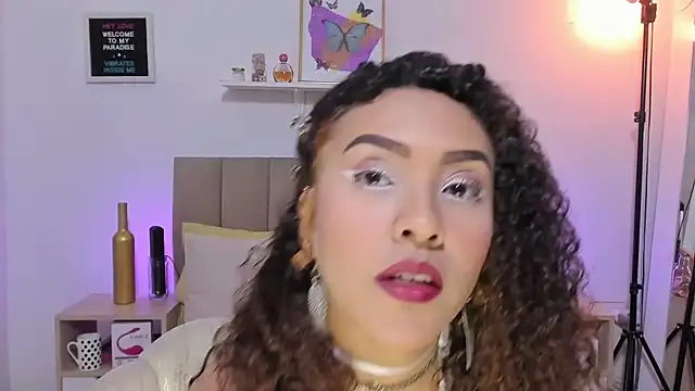 Snapshot of Zoe_Gruber chatting on November 14, 2025, 8:23 pm Zoe Gruber online show from November 14, 2025, 8:23 pm