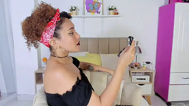 Snapshot of Zoe_Gruber chatting on March 21, 2026, 11:30 pm Zoe Gruber online show from March 21, 2026, 11:30 pm